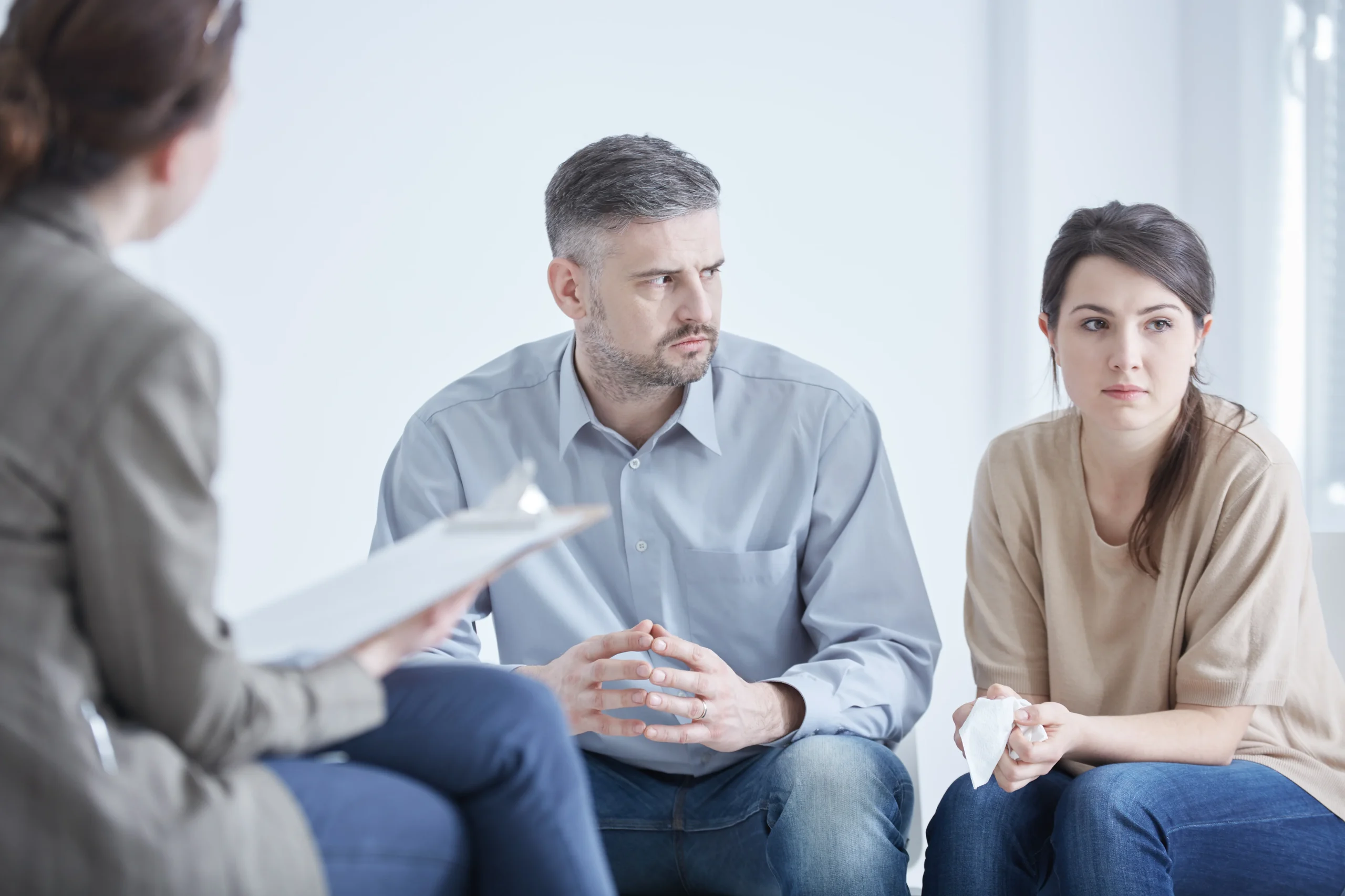 divorcing-couple-with-lawyer-img-scaled